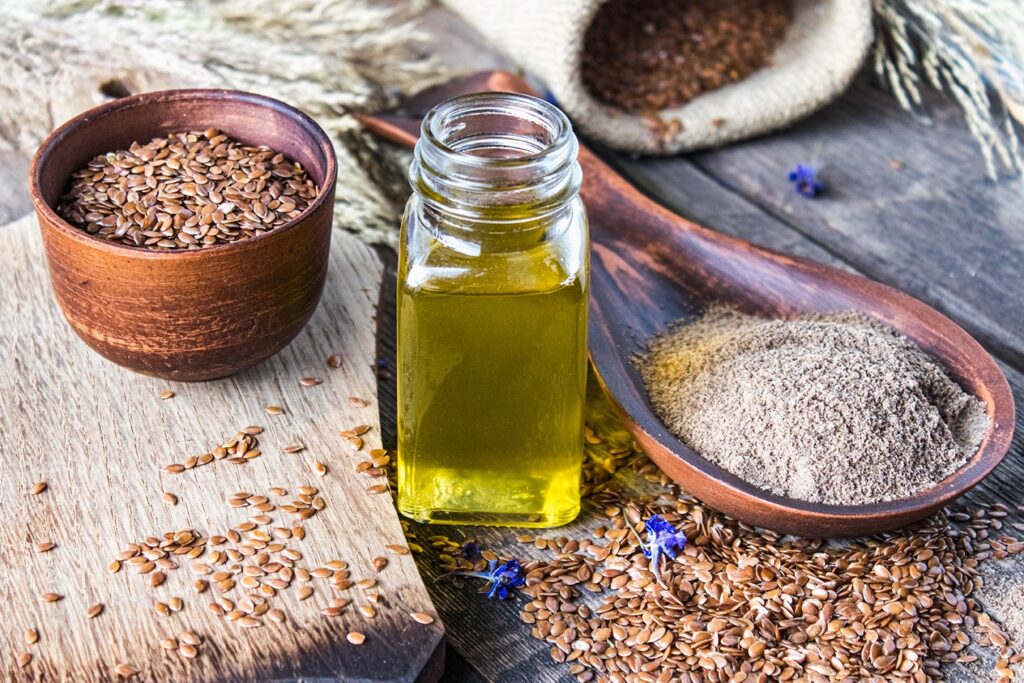 Leinsamen-Walnuss-Essen-und-Ernaehren-Gesund-am-Arbeitsplatz-regionale-Superfoods-Gesund-essen-im-Job