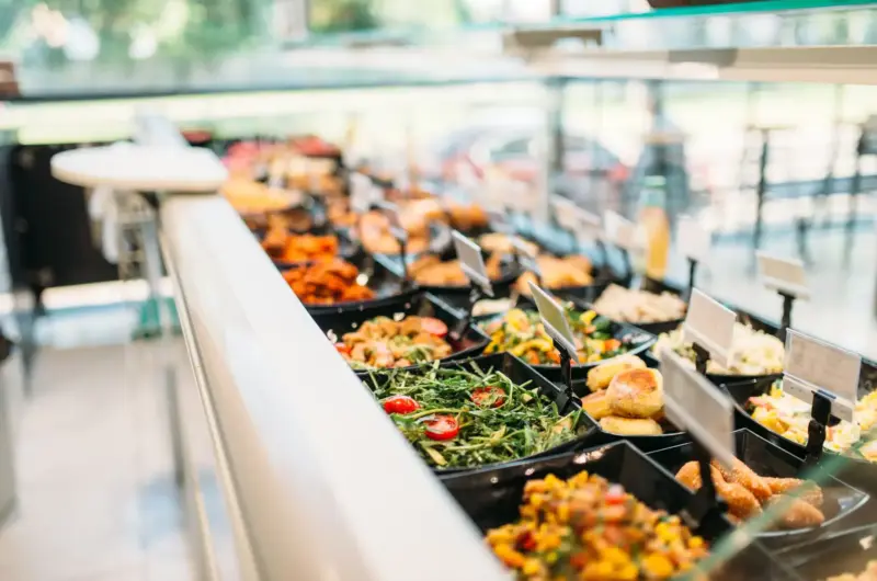 Planetary Health Diet in der Gemeinschaftsverpflegung – Wie lässt sich das umsetzen?
