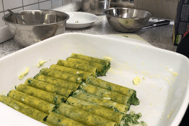 Aus dem Kinder-Kochkurs: Rezept für Cannelloni mit Spinat-Ricottafüllung 